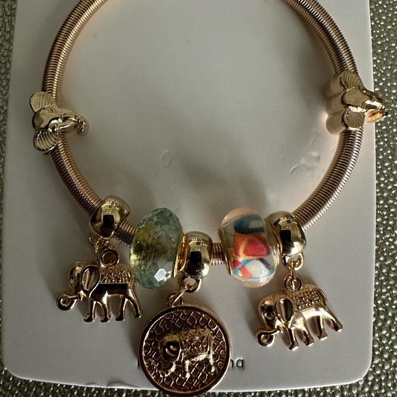 Elephant charm gold-tone bracelet - Picture 2 of 6